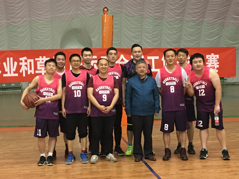 首场比赛结束后,刘家顺秘书长与全体队员合影留念