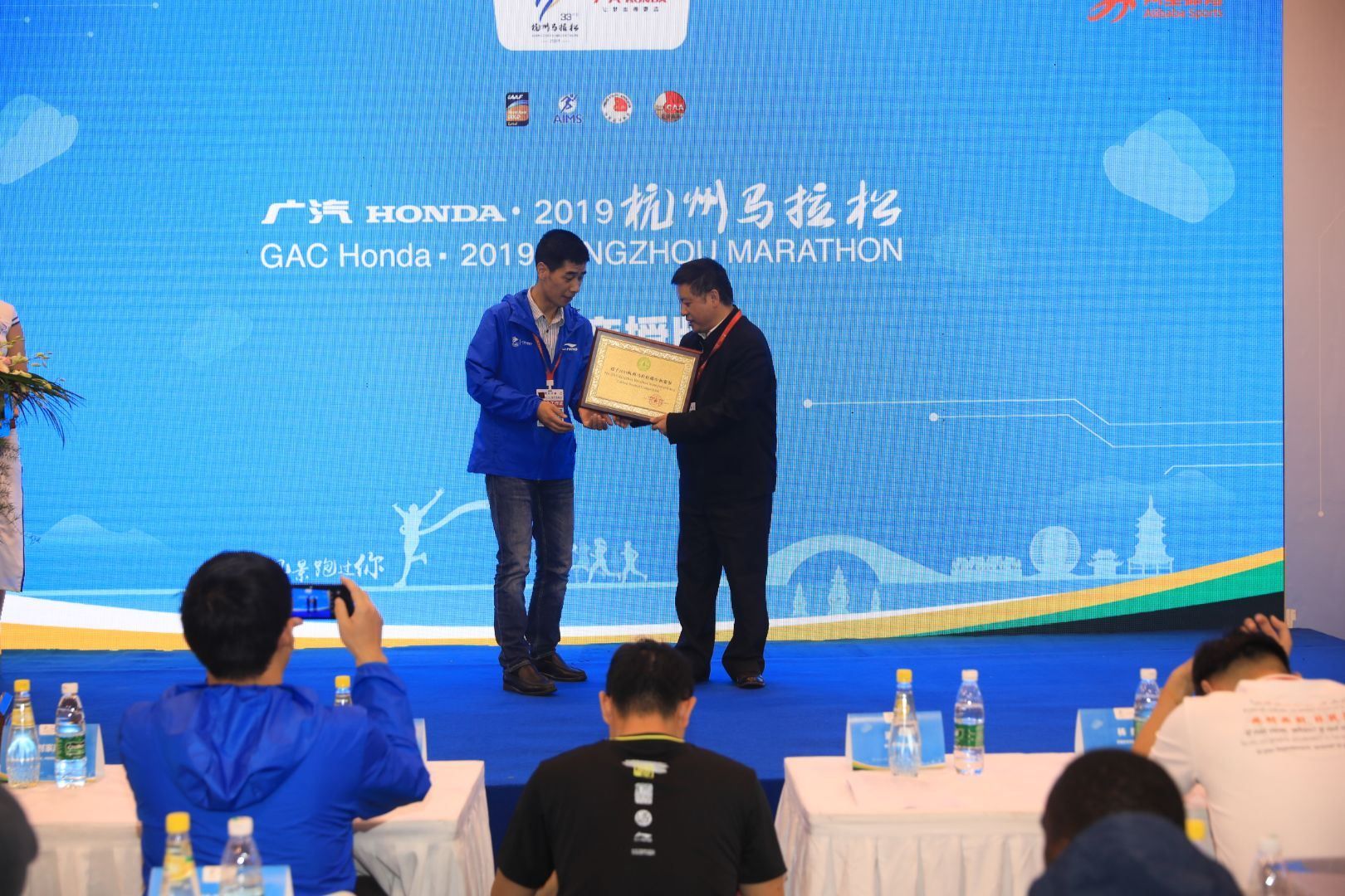 说明: C:\Users\CGCF\AppData\Local\Temp\WeChat Files\169155f5f62bd35a1dbaf25617fcf1f.jpg