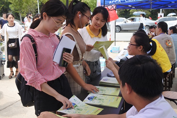 Resource/jclvpaishe/picture/o_1cmv48f5o1vol12kf1h0fp2j20gc.JPG