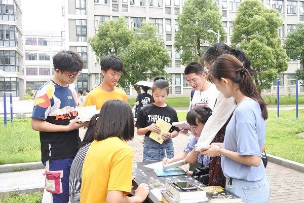 好书共享,传递书香——记绿派社图书漂流活动(2)