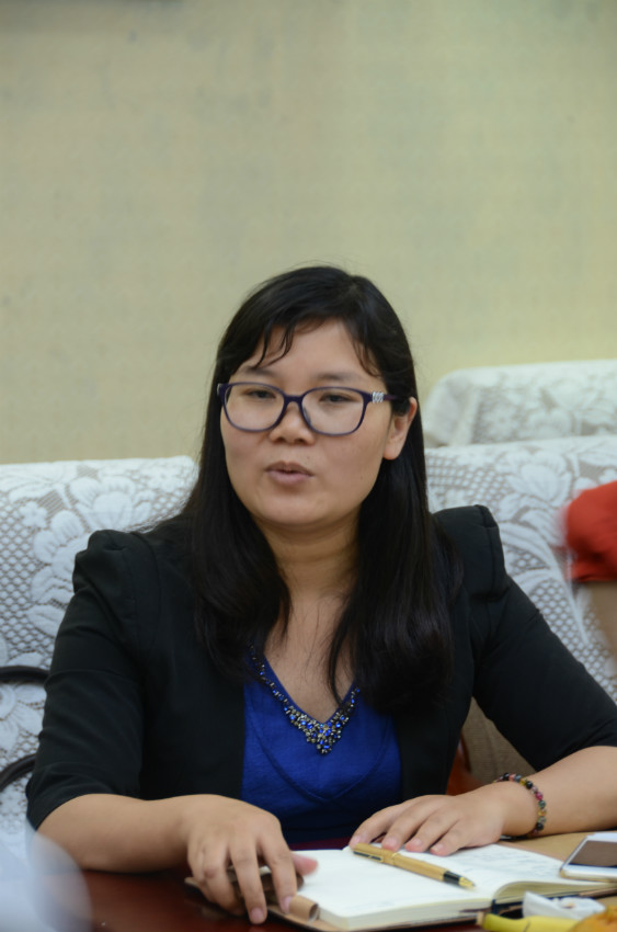 中国低碳旅游推介委员会秘书长刘霞介绍零碳创意馆情况